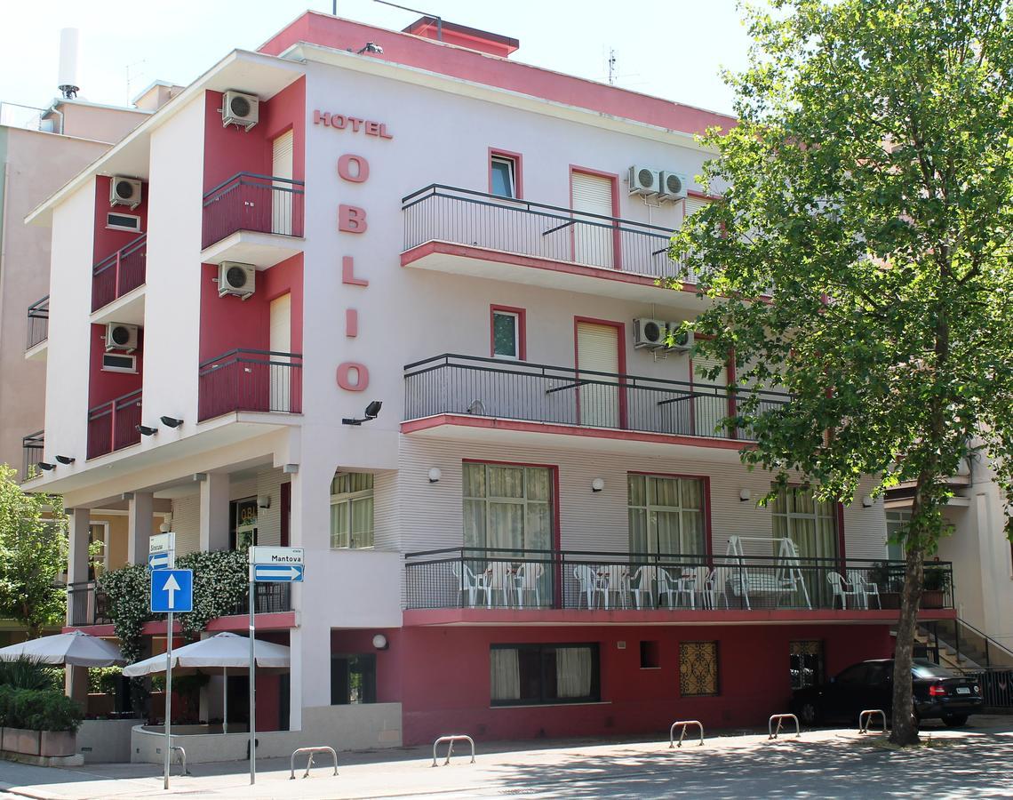 Hotel Oblio Римини Екстериор снимка