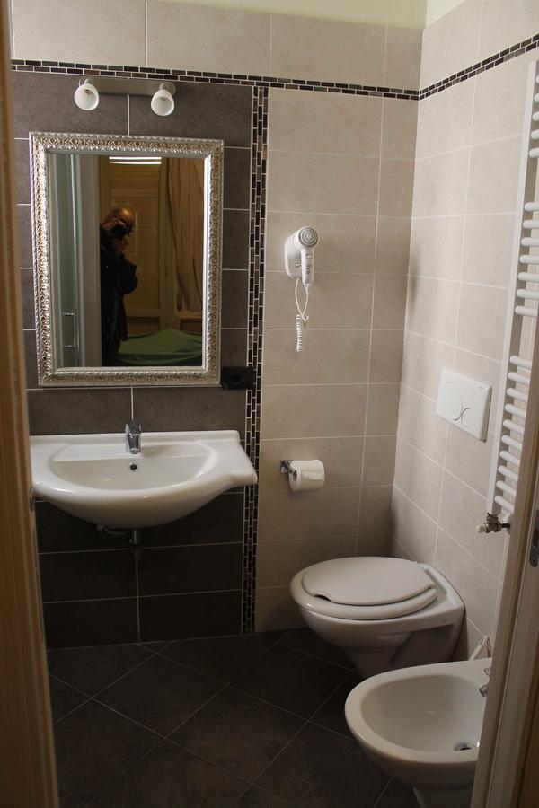 Hotel Oblio Римини Екстериор снимка